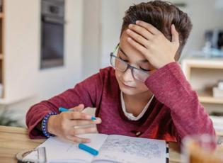 Uzman uyardı: 'Ödev karaborsası' çocukların özel bilgilerini tehdit ediyor!