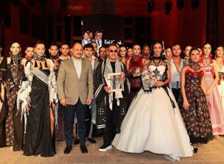 Şanlıurfa'nın kültürel mirası moda ile buluştu! 'Moira by Urfa' göz kamaştırdı