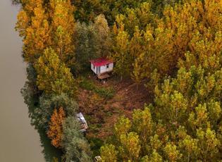 Sonbahar renklerine bürünen Acarlar Longozu görenleri mest ediyor!