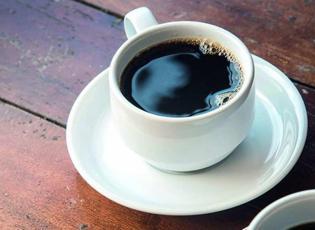 Kahve i&ccedil;en bir kişinin kalbi durdu, ent&uuml;be edildi: Uzmanlardan sakın bu kahveyi i&ccedil;meyin uyarısı