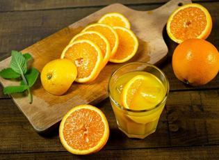 Portakal suyunun hi&ccedil; bilinmeyen etkisi ortaya &ccedil;ıktı! Binlerce geni etkilediği tespit edildi