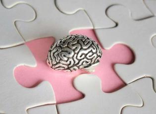 Alzheimer kabusuna erken fren: Hastalığı başlamadan durduran ila&ccedil; bulunmuş olabilir!