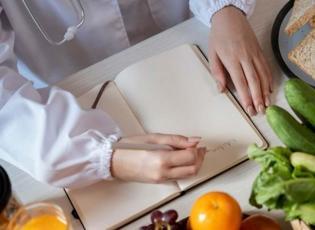 Sofralarınızdan eksik etmeyin: V&uuml;cudu fabrika ayarlarına d&ouml;nd&uuml;ren 3 eşsiz besin!