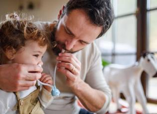 &Ccedil;ocuklarda sık tekrarlayan kulak iltihabına dikkat: Gizli sebebi geniz eti olabilir