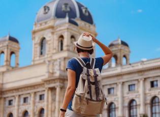 D&uuml;nyanın en &ccedil;ok ziyaret edilen 10 şehri a&ccedil;ıklandı! T&uuml;rkiye'den iki şehir listeye girdi