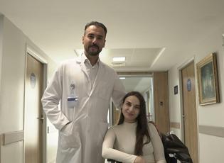 Ayağı kesilmekten kurtarılan gen&ccedil; kadın T&uuml;rkiye&rsquo;de hayata d&ouml;nd&uuml;!