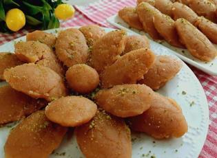 Helva yapmanın p&uuml;f noktaları nelerdir? Un helvası ve İrmik helvası yapmanın incelikleri