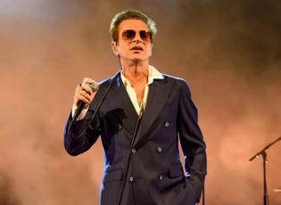 Teoman konserindeki canlı performansı alay konusu oldu: "5 bin liram can &ccedil;ekişiyor!"