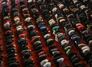 Bayram namazı saat ka&ccedil;ta 2026? İllere g&ouml;re Ramazan bayramı namaz saatleri!