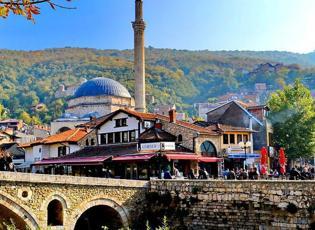 Gidenlerin T&uuml;rkiye sandığı &uuml;lke: Avrupa'nın g&ouml;beğinde binlerce kişi T&uuml;rk&ccedil;e konuşuyor