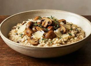 İtalyan mutfağı esintisi: Kremalı mantarlı arpa şehriye risotto tarifi!