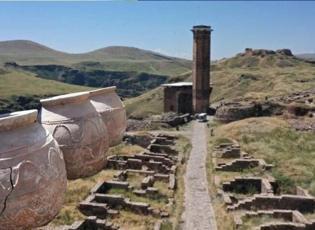 Asırlardır saklıydı! Sel&ccedil;uklu &Ccedil;arşısı'nın altındaki dev depo g&uuml;n y&uuml;z&uuml;ne &ccedil;ıktı