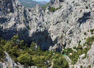 Turistler akın ediyor macera tutkunları doyamıyor: Antalya'nın G&ouml;yn&uuml;k Kanyonu g&ouml;reni b&uuml;y&uuml;l&uuml;yor