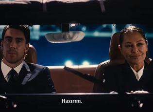 Beşiktaş'a &ouml;zel hazırlanan tanıtım filminde yer aldı: Vlahovic tanıtımında H&uuml;lya Avşar s&uuml;rprizi