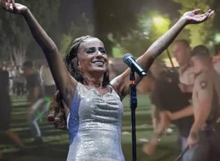 Yıldız Tilbe konserinde kavga &ccedil;ıktı! Ortalık resmen savaş alanına d&ouml;nd&uuml;