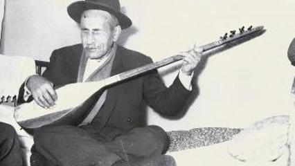 Aşık Veysel&rsquo;in 1969 yılındaki tarihi r&ouml;portajı: "Ben &ouml;ld&uuml;kten sonra &uuml;zerimde otlar bitsin, &ccedil;i&ccedil;ekler a&ccedil;sın"