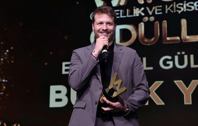 12. Watsons G&uuml;zellik &Ouml;d&uuml;lleri&rsquo;nde yıldızlar ge&ccedil;idi! &Uuml;nl&uuml;ler &ouml;d&uuml;llerine kavuştu