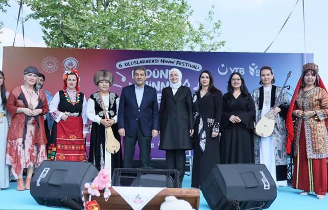 Esenler&rsquo;de ninni r&uuml;zg&acirc;rı: D&uuml;nyanın sesleri aynı sahnedeydi