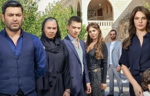 Uzak Şehir dizisinde yaprak d&ouml;k&uuml;m&uuml;! İki oyuncu hakkında şoke eden gelişme