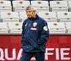 Mircea Lucescu antrenman &ouml;ncesi yere yığıldı! Hastaneye kaldırıldı