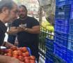 Halde alıcı bulamadı, 4 ton domatesi &uuml;cretsiz dağıttı!