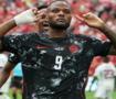 D&uuml;nya Kupası'nda g&ouml;vde g&ouml;sterisi! Tarihlerindeki ilk zafer 6-0'la geldi