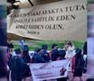 Eskişehir'de mezuniyet t&ouml;reninde ayet yazılı pankarta g&uuml;venlik engeli