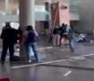 Depreme havalimanında yakalandılar! Tavan &uuml;stlerine &ccedil;&ouml;kt&uuml;, o anlar kamerada