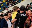 Ankara'da utan&ccedil; gecesi! Fenerbah&ccedil;e formalı minik taraftara &ccedil;irkin saldırı