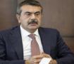 Bakan Tekin'den eleştirilere cevap! Kıyafet a&ccedil;ıklaması! &Ccedil;arpıcı 'Tiş&ouml;rt' &ouml;rneği