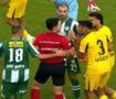 Kurallar alt&uuml;st oldu! Hakemin kararına futbolcular bile inanamadı