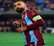 Salah şova kayıtsız kalınmadı! &Ouml;vg&uuml; yağmuruna tuttular