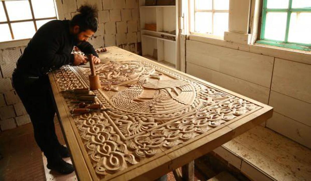 https www haber7 com yasam haber 3074838 artvinli ahsap ustasi nakis gibi isleyerek sanat eserleri uretiyor