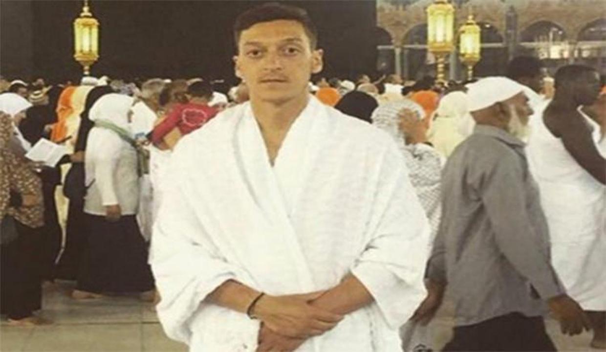 Mesut Özil Alman vekile tokat gibi yanıt verdi