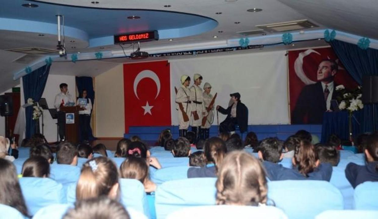 Özel Gökyüzü İlkokulu- Ortaokulu öğrencileri 'Çanakkale Geçilmez' dedi.