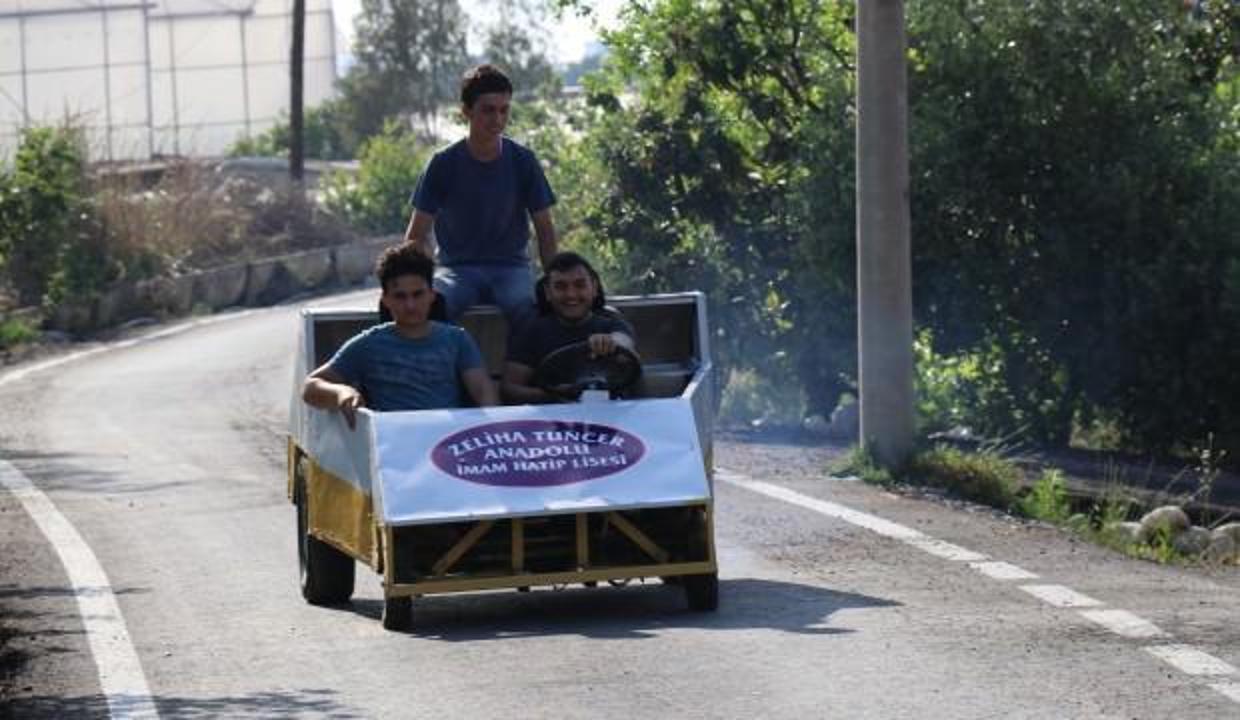 Motosiklet motorundan araba yaptılar