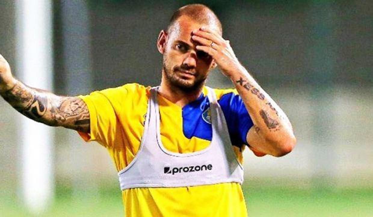 Sneijder'den açıklama! Futbolu bırakacak mı?