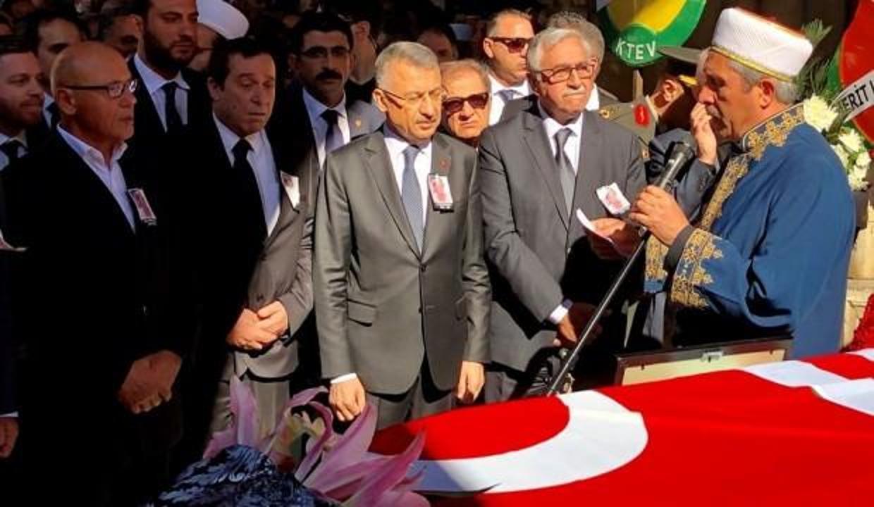 Aydın Denktaş toprağa verildi