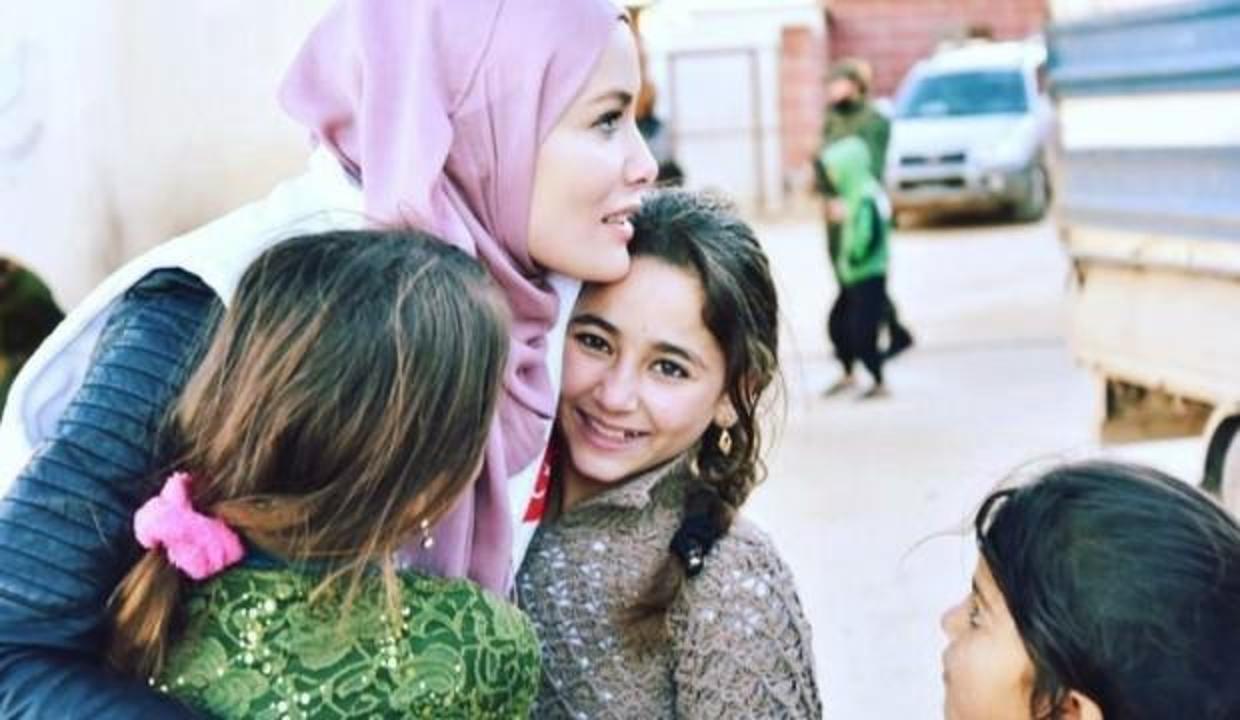 Gamze Özçelik'ten duygulandıran paylaşım!