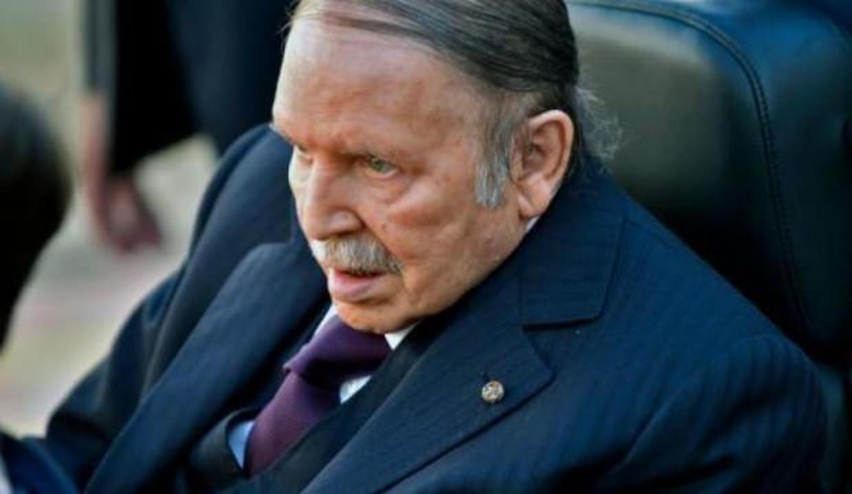 Cezayir'de protestolar sürecek: Halkın istediği bu değil!