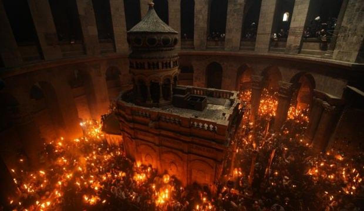 Kudüs'te ayin düzenlendi! Kilise kapısını Müslümanlar açtı