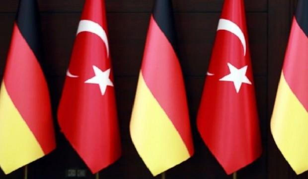 Almanya: Türkiye S-400 alacağı için endişeliyiz
