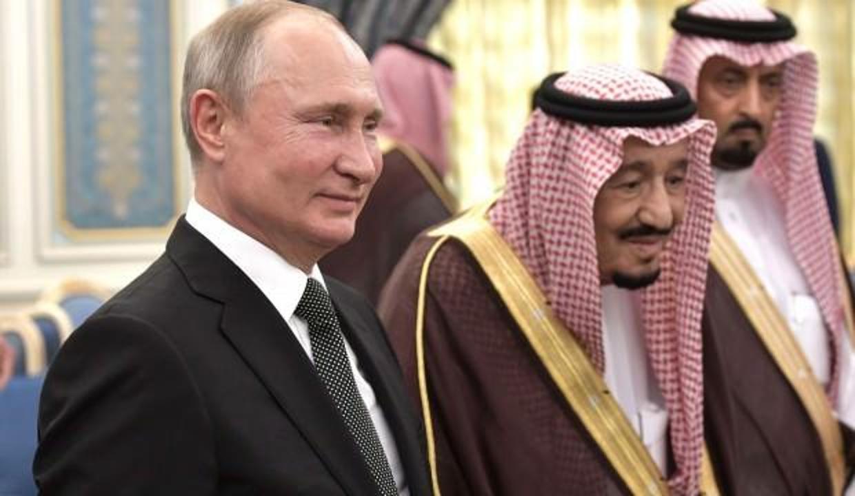 Putin Suudi Arabistan'da 20 anlaşmaya imza attı