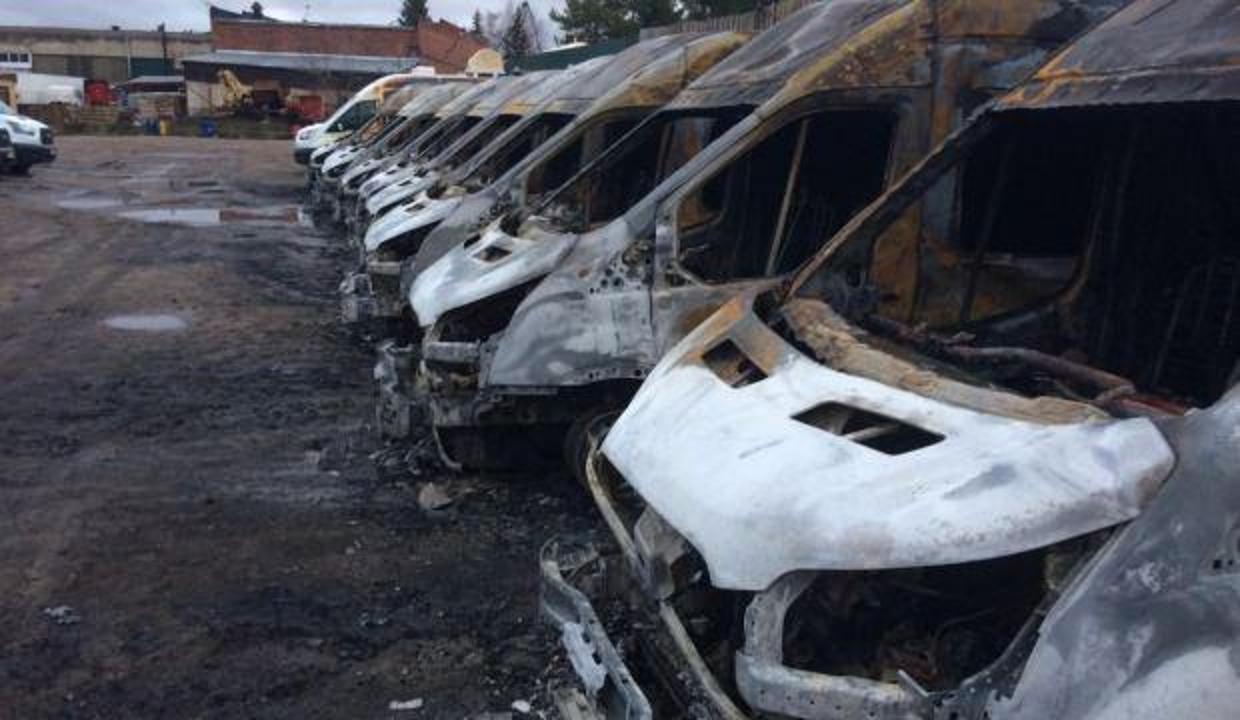 Rusya'da 13 minibüs aynı anda küle döndü