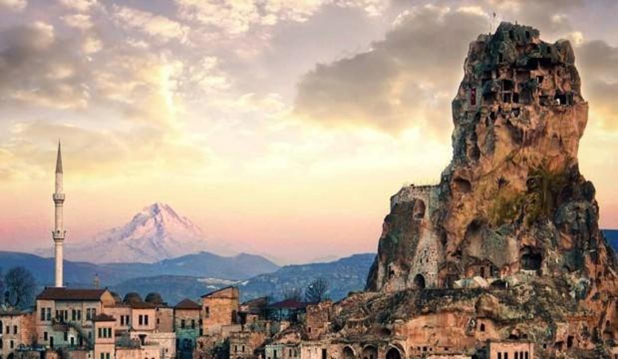 Dünyanın tek doğal gökdeleni: Kapadokya Ortahisar Kalesi