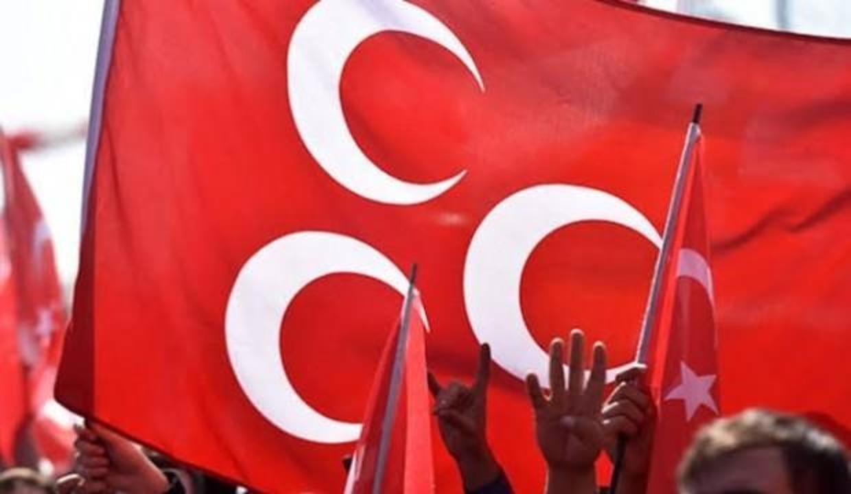 MHP'de İlçe Başkanı ve yönetimi istifa etti