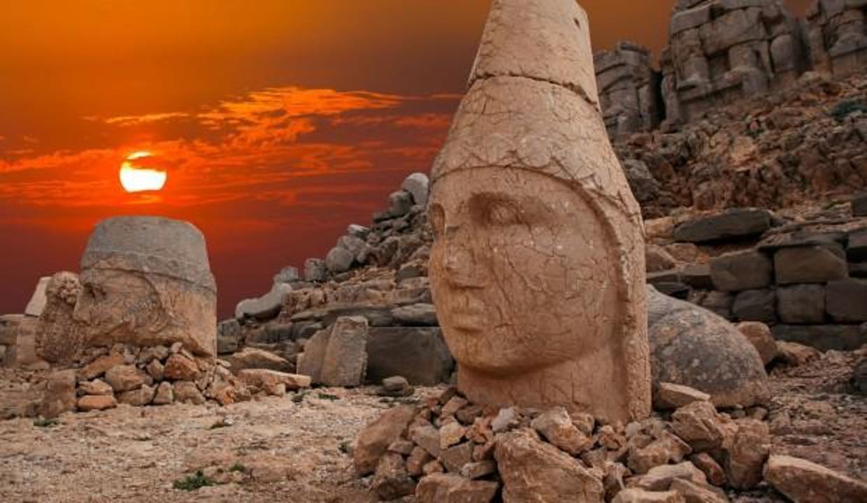 Nemrut Dağı nerede, nasıl gidilir? Efsanevi hikayesi nedir?