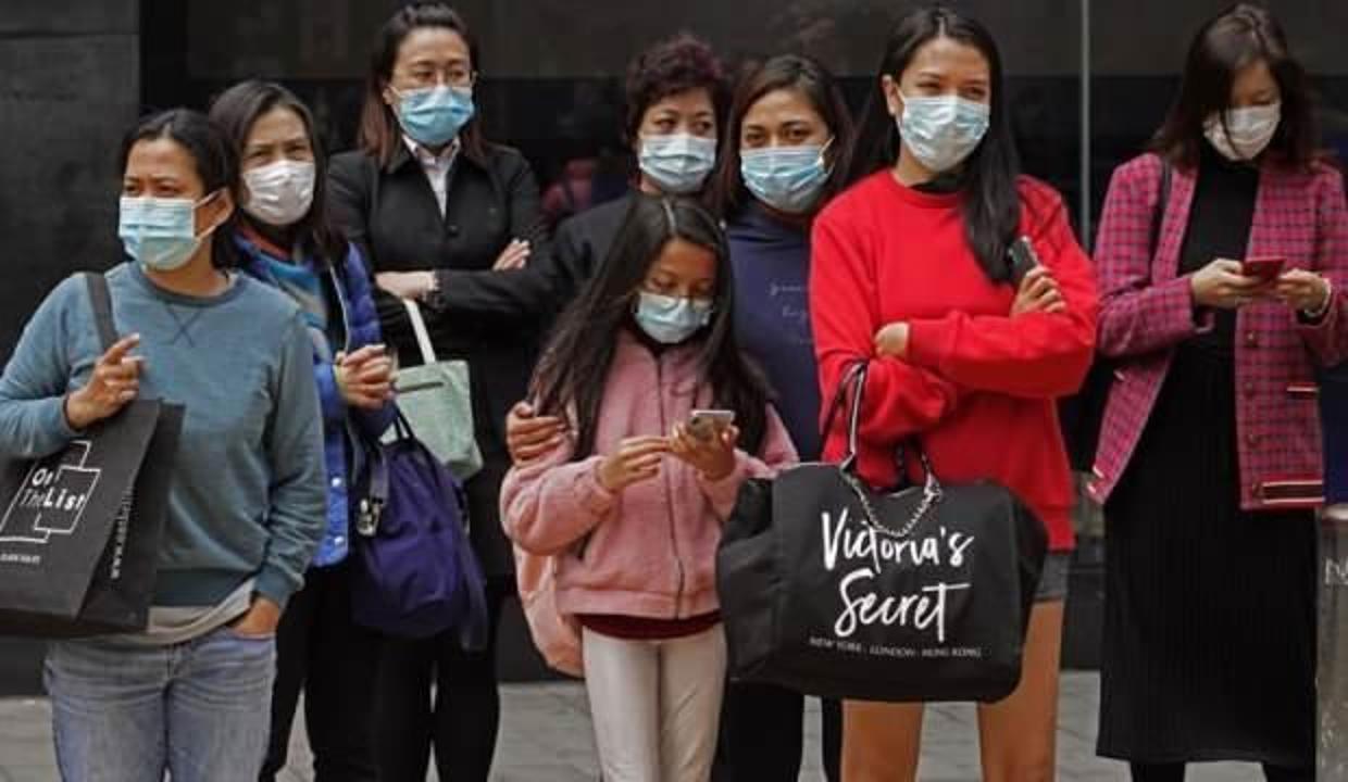 iPhone üreticisi maske işine girdi