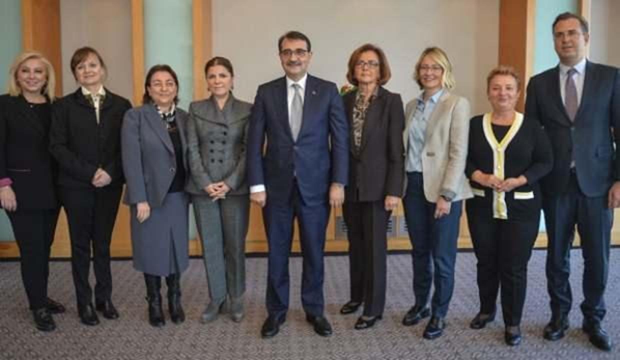 ’Türkiye’ye Enerji Veren Kadınlar’ jürisiyle bir araya geldi