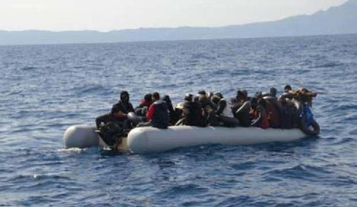 Yunan unsurlarının ittiği 85 göçmeni, Türk Sahil Güvenliği kurtardı